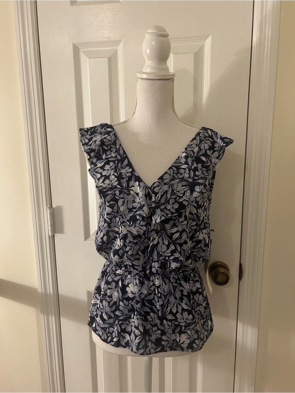 Nine Britton Parker Ruffle Detail Blouse NWT! - Picture 6 of 15